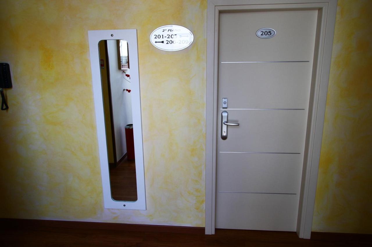 Hotel Arena Rimini Luaran gambar