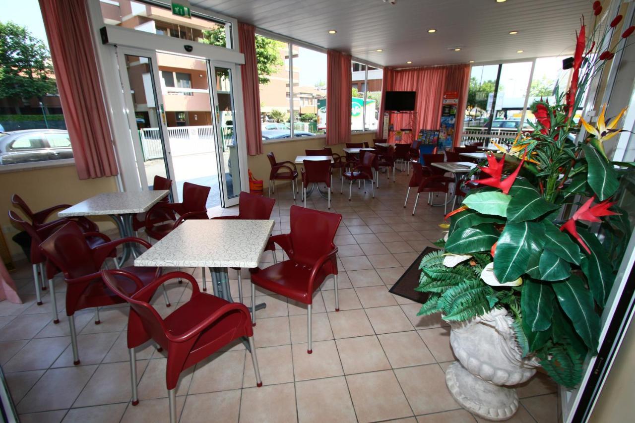 Hotel Arena Rimini Luaran gambar