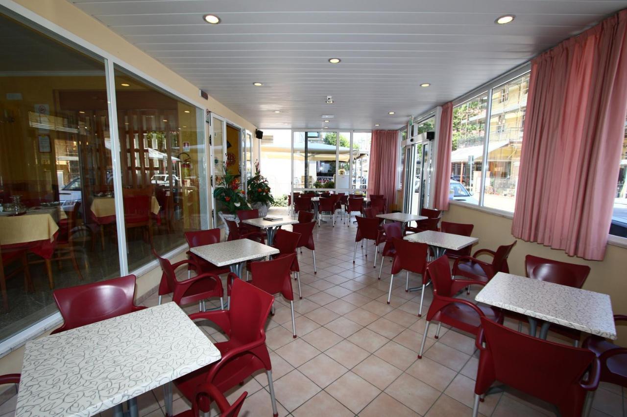 Hotel Arena Rimini Luaran gambar