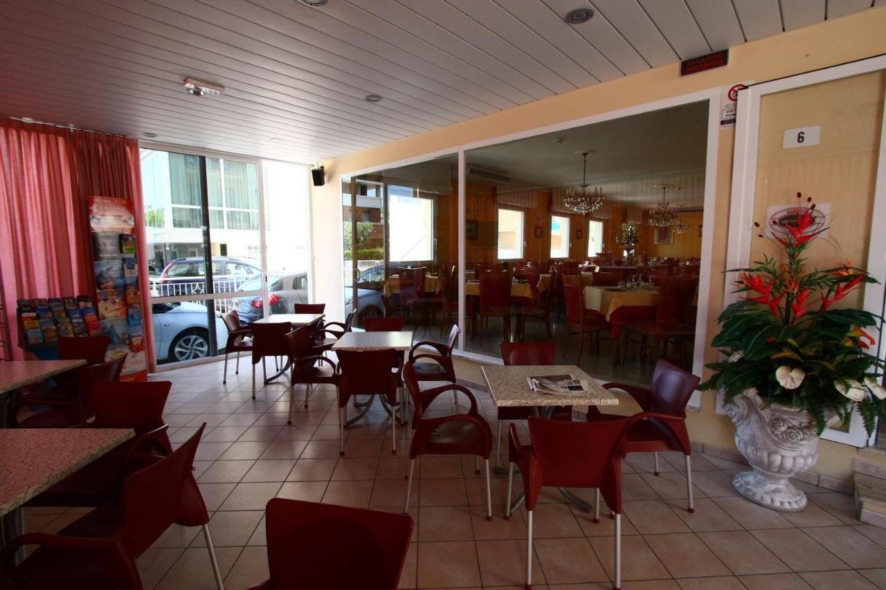 Hotel Arena Rimini Luaran gambar